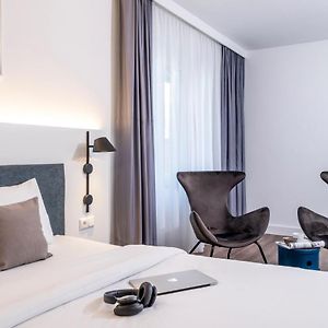 Standard Family Suite
